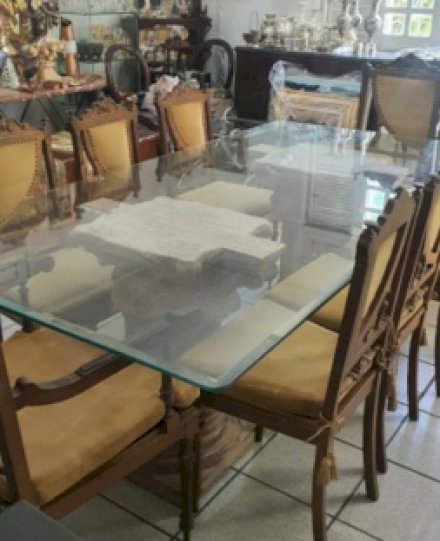 Móveis Antigos  no Bazar- Exclusivo