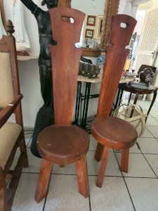 Par de Cadeiras Italianas, madeira maciça Ref. 030