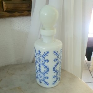 Garrafa Licoreira em Opalina Francesa