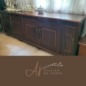 *BUFFET* antigo, em madeira nobre, com 5 gavetas, 5 portas e prateleiras
