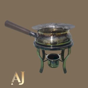 Réchaud para molho  com alça de madeira.