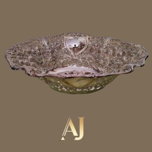 Cesta ou Fruteira  com banho de prata rendada nas bordas 