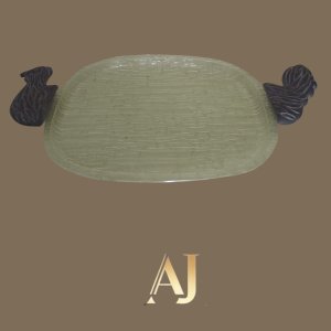 Travessa galinha. Acrilico com metal