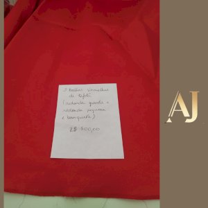 Conjunto com 3 toalhas de mesa vermelho de tafetá