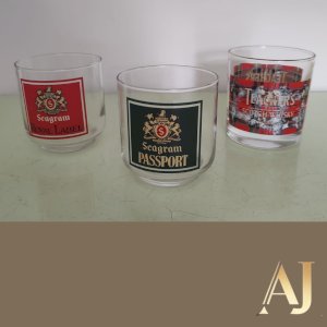 3 copos de whisky variados colecionaveis