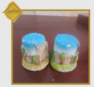 Miniatura souvenir pintado a mão - Guimarães Portugal