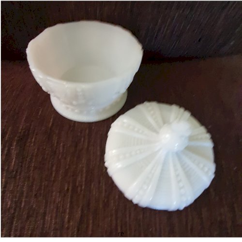 Compoteira Bomboniere de opalina