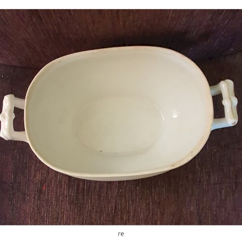 Sopéira de porcelana sem tampa - otima para floreira Ref 030