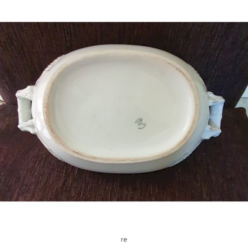 Sopéira de porcelana sem tampa - otima para floreira Ref 030