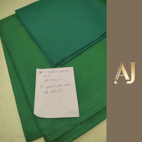 Conjunto 5 toalhas de mesa e 95 guardanapos verdes