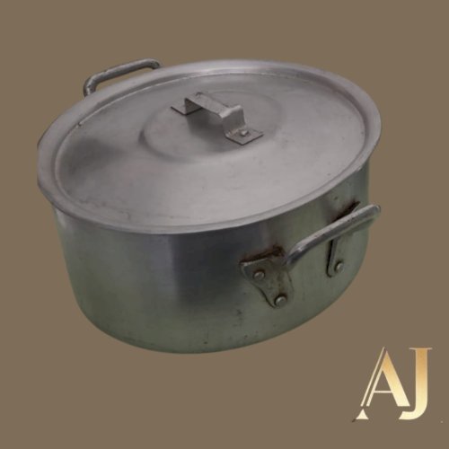 Panela pequena alumínio (altura 14 cm x diâmetro 35 cm) 