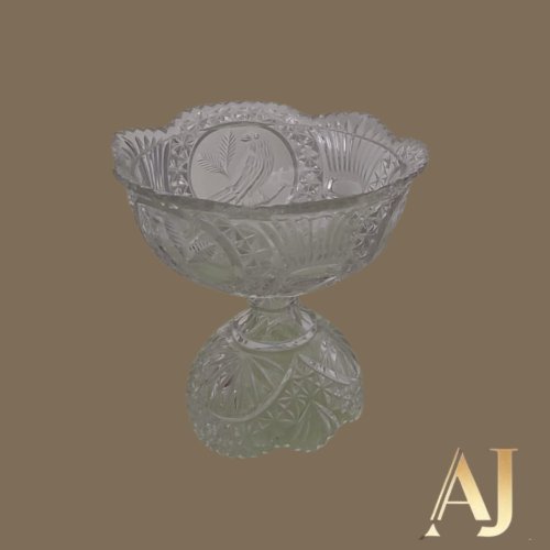 Bombonieres cristal: -(diâmetro 18,5cm x 19cm altura) Precisa de colagem da base