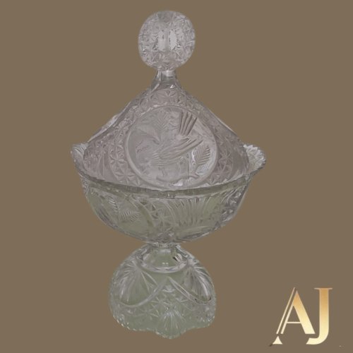 Bomboniere  (diâmetro 18,5 cm x 32 cm altura) Precisa de colagem da base