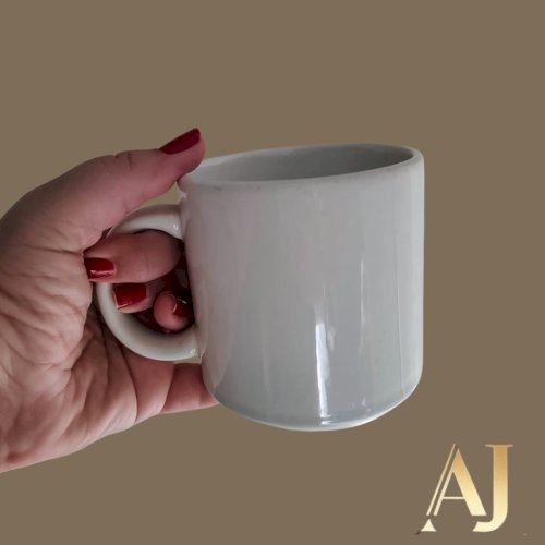 Caneca louça branca por  (10,00 a unidade. Tenho 33 unidades.)