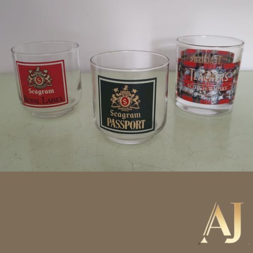 3 copos de whisky variados colecionaveis