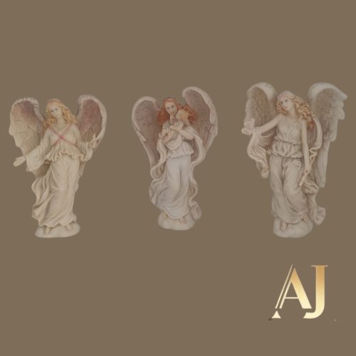 Conjunto com 3  Anjos Seraphin classics: Priscila, Seraphina e Isabel - altura 19cm 