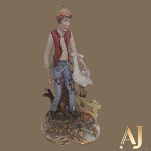 Escultura de biscuit de Portugal: 28cm altura x 16cm, 